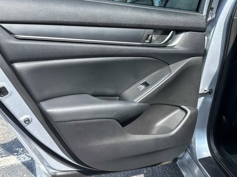 Used 2021 Honda Accord Sport image 11