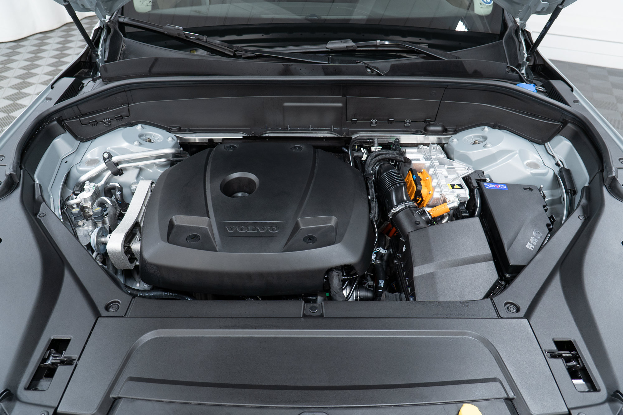 New 2026 Volvo XC90 T8 Plus w/ Protection Package Premier AWD/4WD image 9