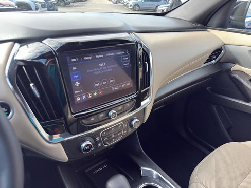 Used 2023 Chevrolet Traverse LT AWD/4WD image 23