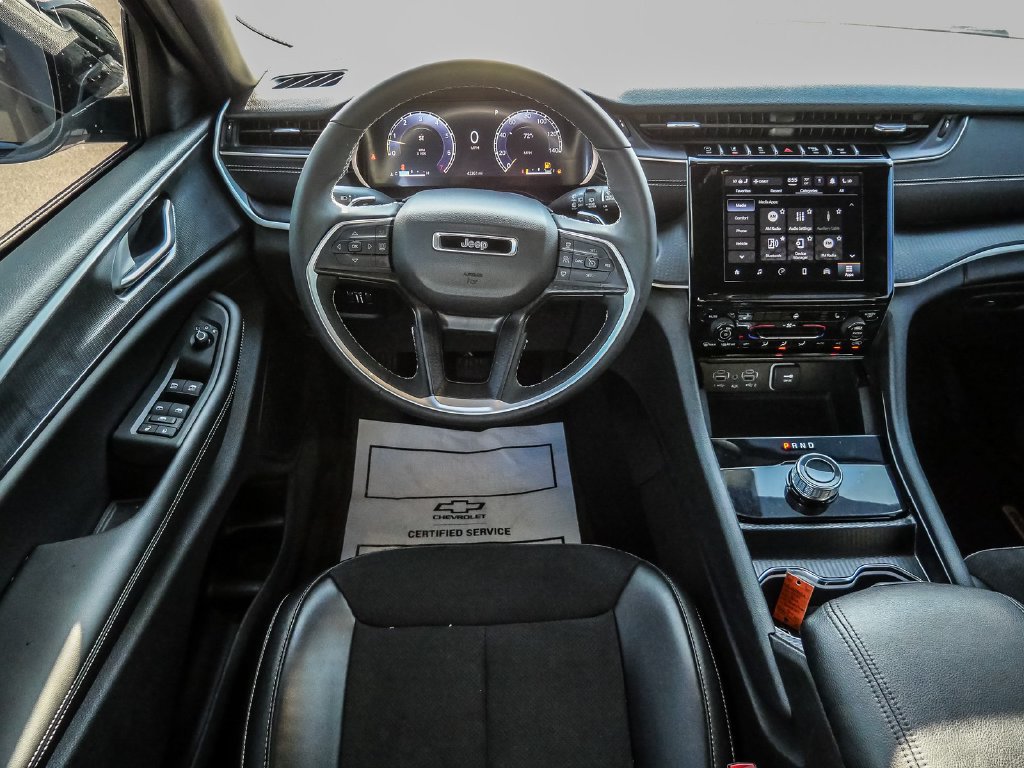 Used 2024 Jeep Grand Cherokee Altitude RWD image 26