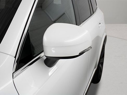 New 2025 Volvo XC90 T8 Ultra w/ Protection Package Premier image 9