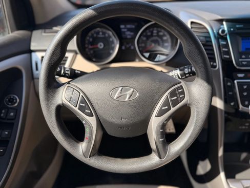 Used 2016 Hyundai Elantra GT FWD image 33