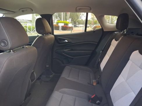 Used 2026 Chevrolet Trax LS w/ LS Convenience Package FWD image 6