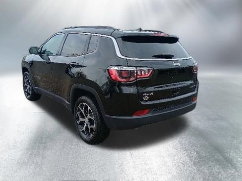 Used 2024 Jeep Compass Limited AWD/4WD image 3