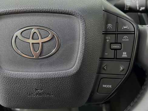 Used 2025 Toyota Prius LE image 20