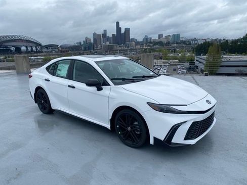 New 2026 Toyota Camry Hybrid AWD/4WD image 28