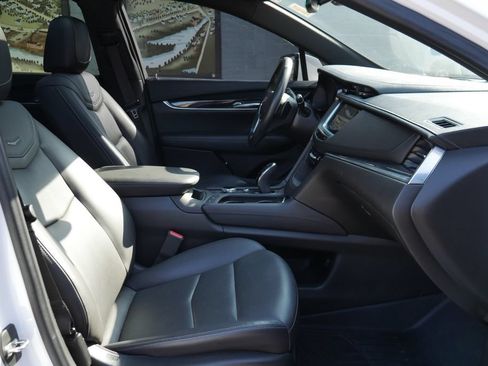 Used 2022 Cadillac XT5 Premium Luxury FWD image 10
