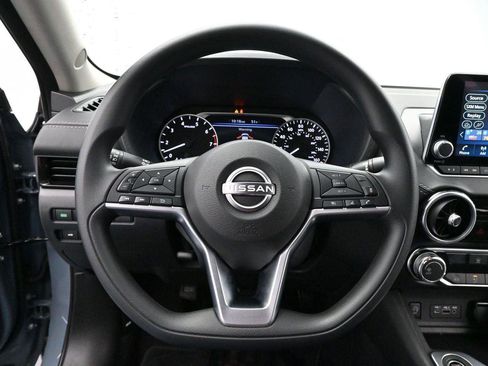 Used 2025 Nissan Sentra SV FWD image 14