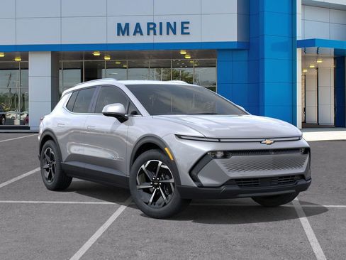 New 2026 Chevrolet Equinox EV LT FWD image 7