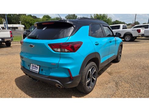 Used 2021 Chevrolet TrailBlazer RS w/ Driver Confidence Package FWD image 4