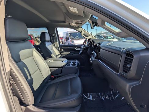 Used 2024 GMC Sierra 1500 SLT image 11