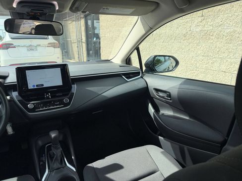 Used 2025 Toyota Corolla LE FWD image 33