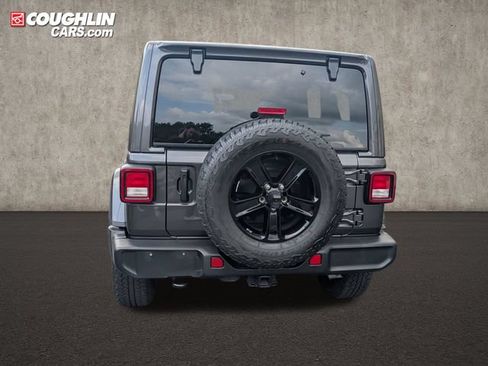 Used 2021 Jeep Wrangler Unlimited Sahara AWD/4WD image 6
