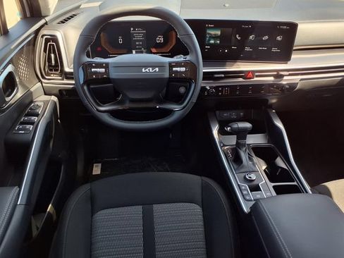 New 2026 Kia Sorento LX FWD image 2