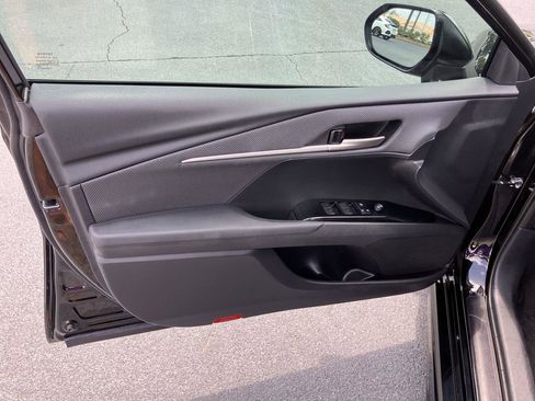 Used 2025 Toyota Camry SE FWD image 13