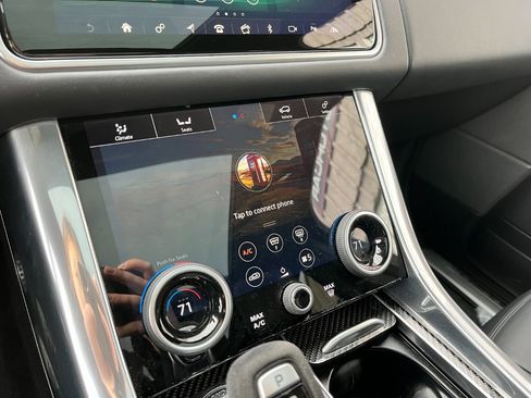 Used 2020 Land Rover Range Rover Sport HST image 28