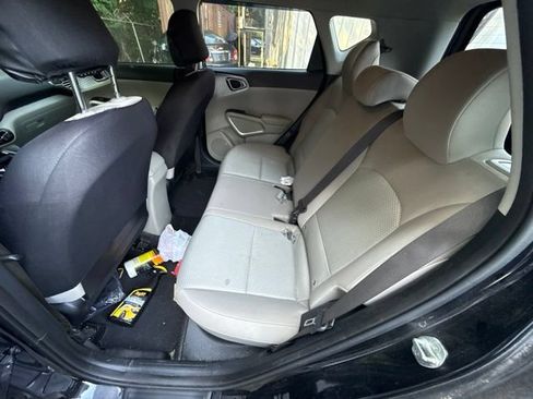 Used 2022 Kia Soul LX w/ Technology Package FWD image 11