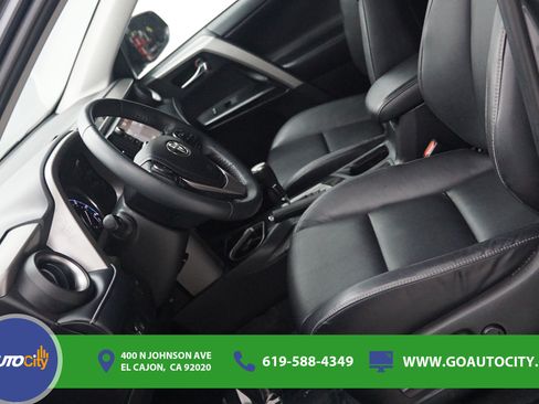 Used 2018 Toyota RAV4 Limited w/ Advanced Technology Package FWD image 6