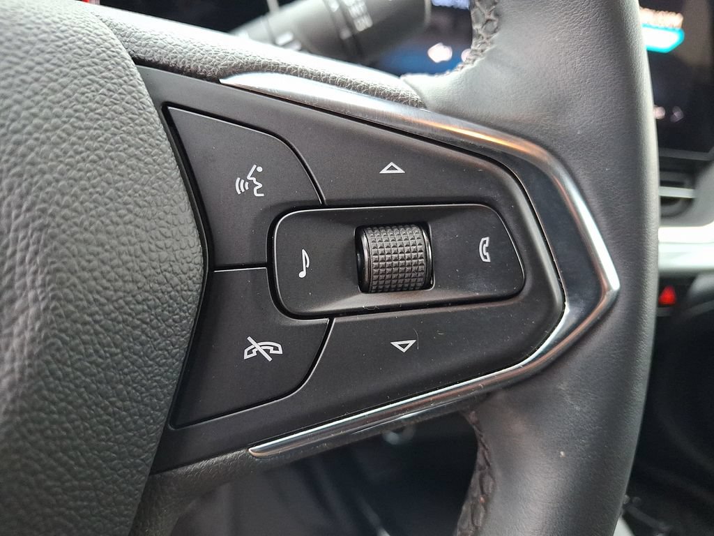 Certified 2024 Chevrolet Trax LT w/ Driver Confidence Package FWD image 21