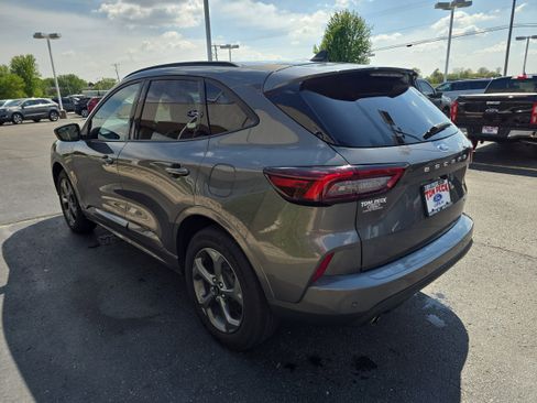 Used 2023 Ford Escape ST-Line w/ Tech Pack #1 AWD/4WD image 3