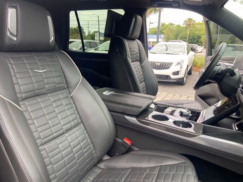 Used 2025 Cadillac Escalade V AWD/4WD image 20