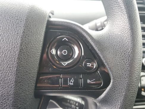 Used 2021 Toyota Prius LE image 15