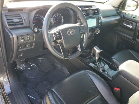 Used 2019 Toyota 4Runner TRD Off-Road Premium image 6