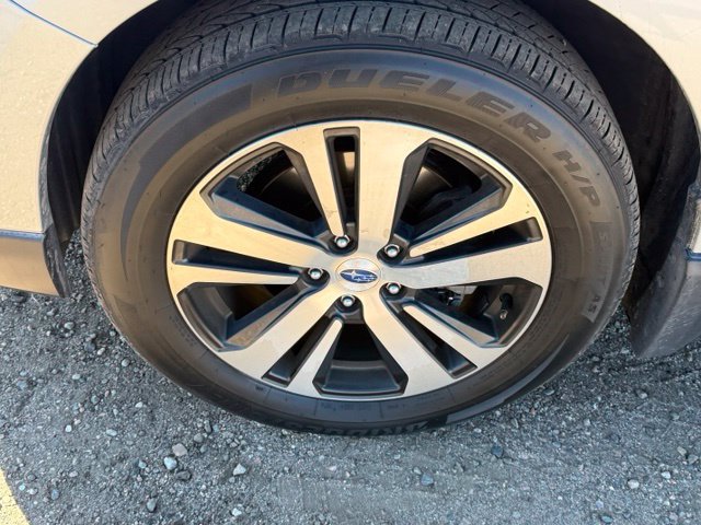 Used 2019 Subaru Outback 2.5i Limited w/ Popular Package #2 AWD/4WD image 11
