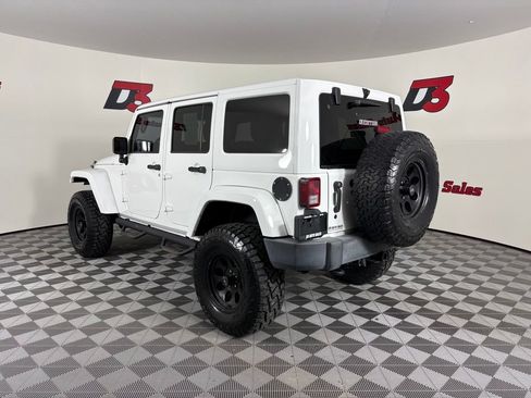 Used 2017 Jeep Wrangler Unlimited Rubicon w/ Connectivity Group AWD/4WD image 5