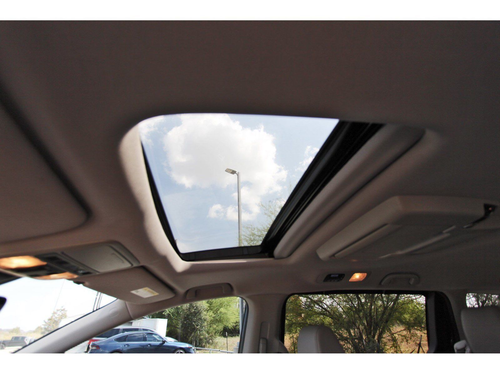Used 2020 Honda Odyssey Elite image 36