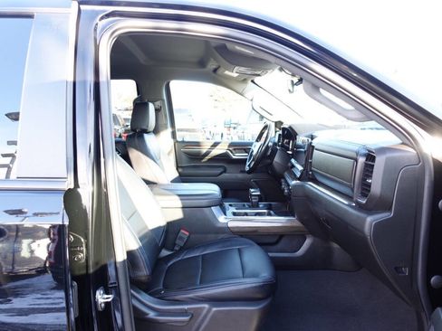 Used 2024 Chevrolet Silverado 1500 RST image 34