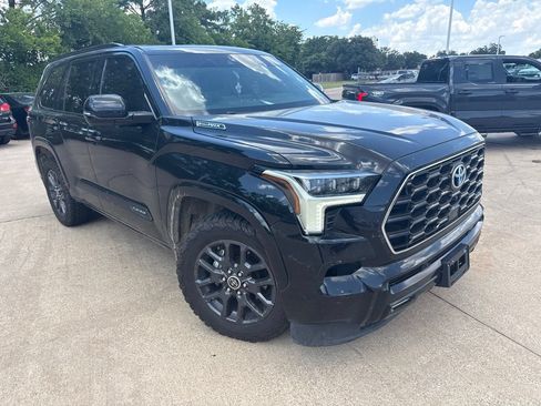 Used 2023 Toyota Sequoia Platinum AWD/4WD image 3
