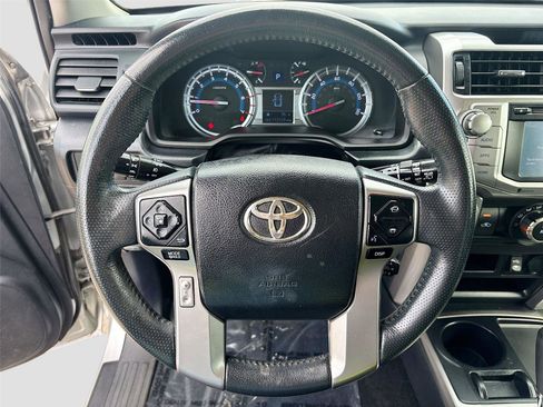 Used 2014 Toyota 4Runner SR5 Premium image 12