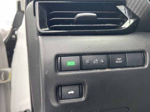 Used 2022 Nissan Sentra SV image 23