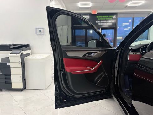 Used 2021 Jaguar F-PACE R-Dynamic S image 33