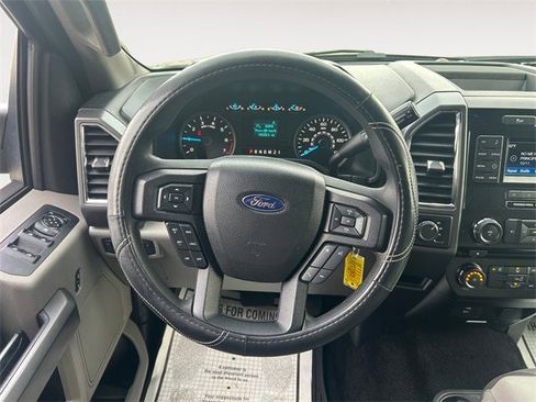 Used 2016 Ford F150 XLT image 12