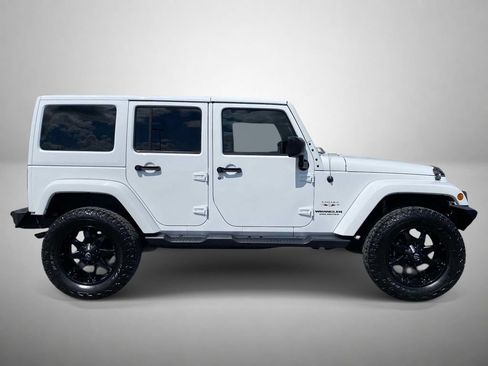 Used 2016 Jeep Wrangler Unlimited Sahara w/ Connectivity Group AWD/4WD image 2