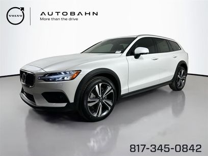 New 2026 Volvo V60 B5 Cross Country Plus w/ Protection Package Premier