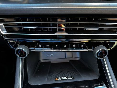 New 2026 Chevrolet Traverse LT w/ Sun and Wheel Package image 23