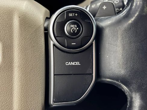 Used 2017 Land Rover Discovery SE AWD/4WD image 32