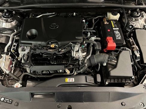 Used 2018 Toyota Camry XLE image 22