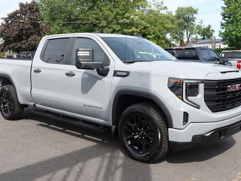 Used 2024 GMC Sierra 1500 Pro w/ Graphite Edition AWD/4WD image 4