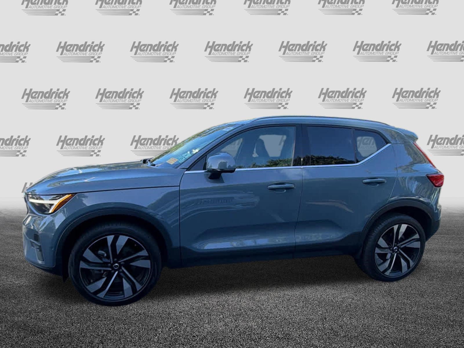 Used 2023 Volvo XC40 B4 Plus w/ Protection Package Premier FWD image 7
