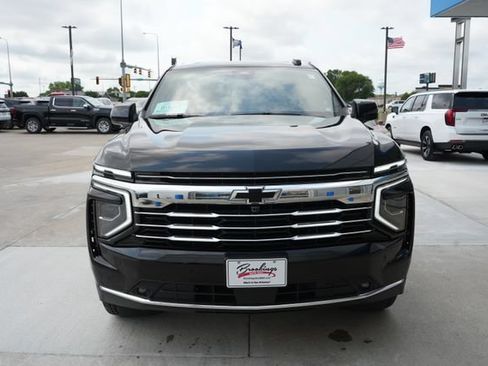 Used 2025 Chevrolet Suburban LT w/ Comfort Package AWD/4WD image 34