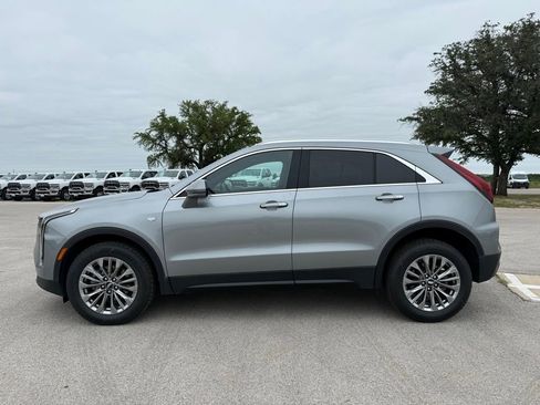 Used 2024 Cadillac XT4 Premium Luxury AWD/4WD image 2