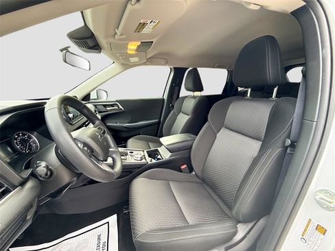 Used 2024 Mitsubishi Outlander ES image 22