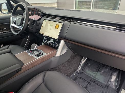 Certified 2023 Land Rover Range Rover Long Wheelbase Autobiography image 32