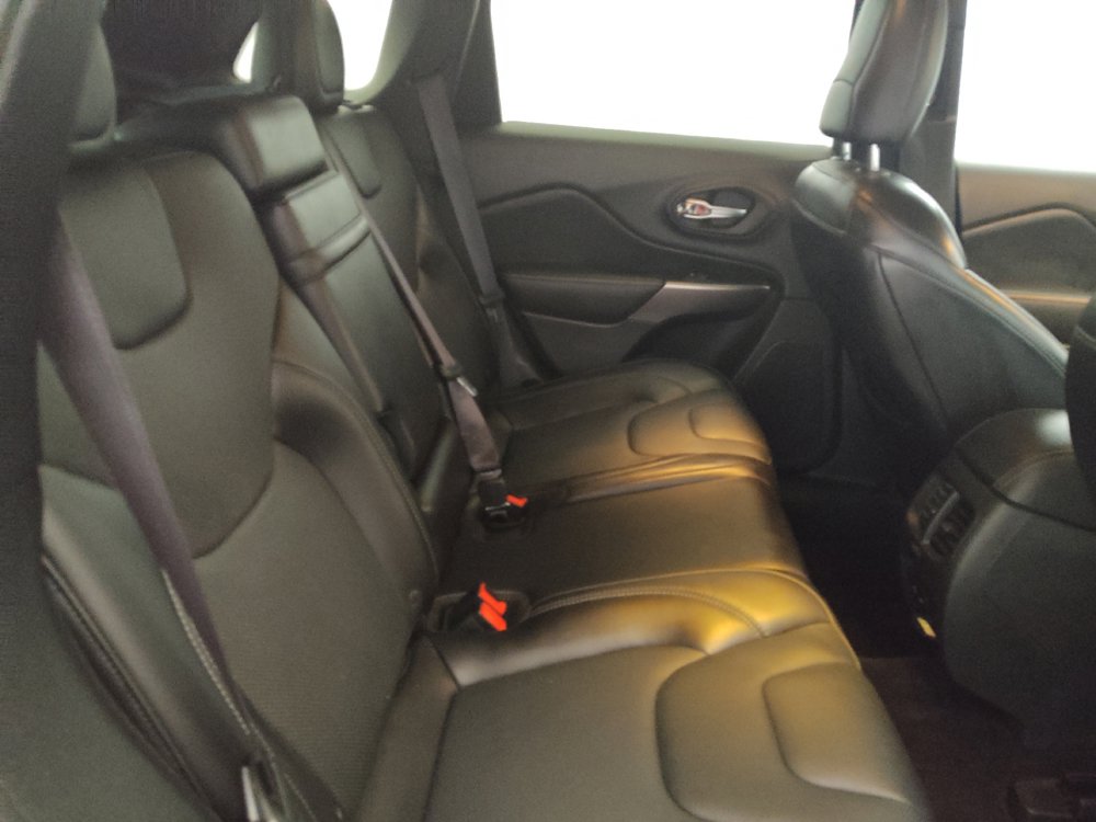 Used 2019 Jeep Cherokee Limited AWD/4WD image 19