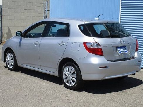 Used 2009 Toyota Matrix w/ PWR Pkg FWD image 4