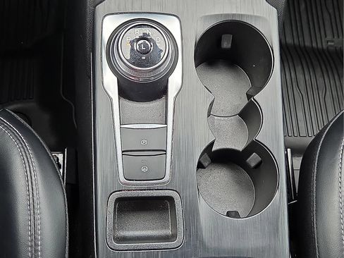 Certified 2025 Ford Escape SE FWD image 18